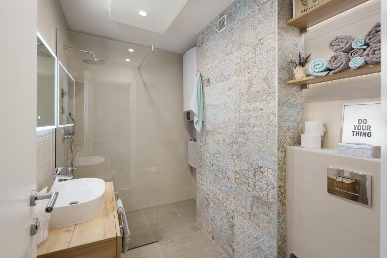 Luxflat20 Appartement Rijeka Buitenkant foto