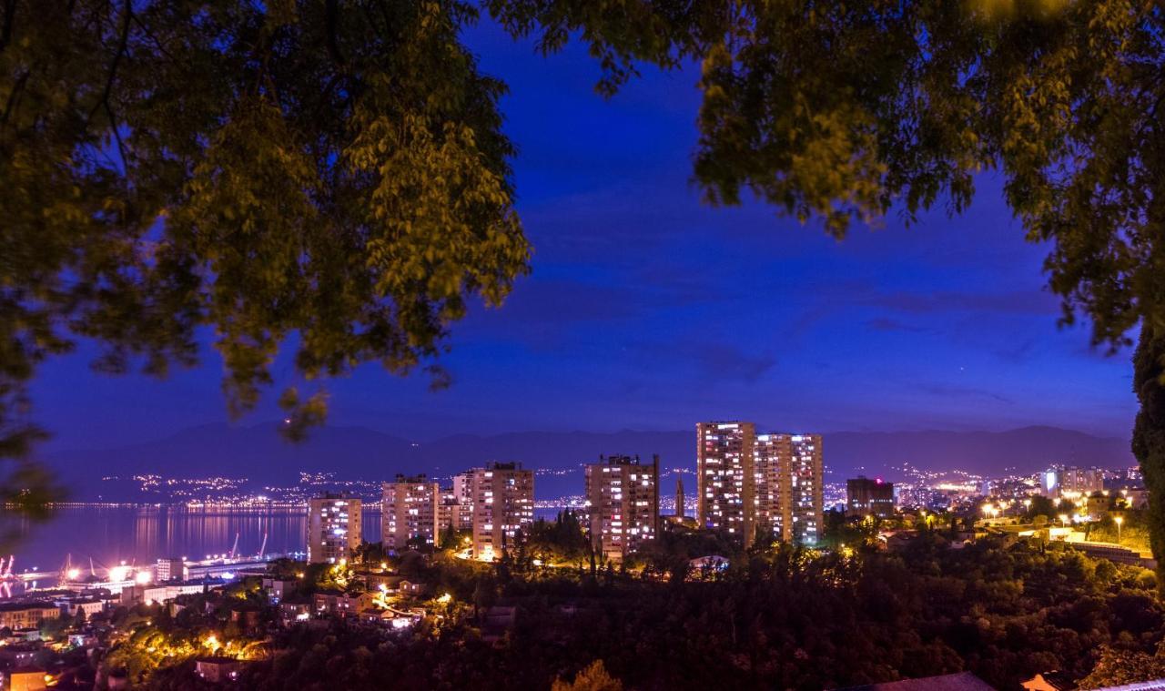 Luxflat20 Appartement Rijeka Buitenkant foto