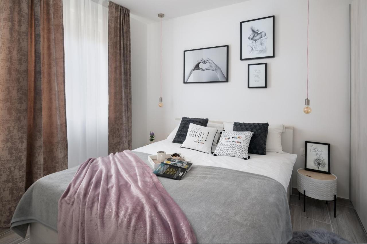 Luxflat20 Appartement Rijeka Buitenkant foto