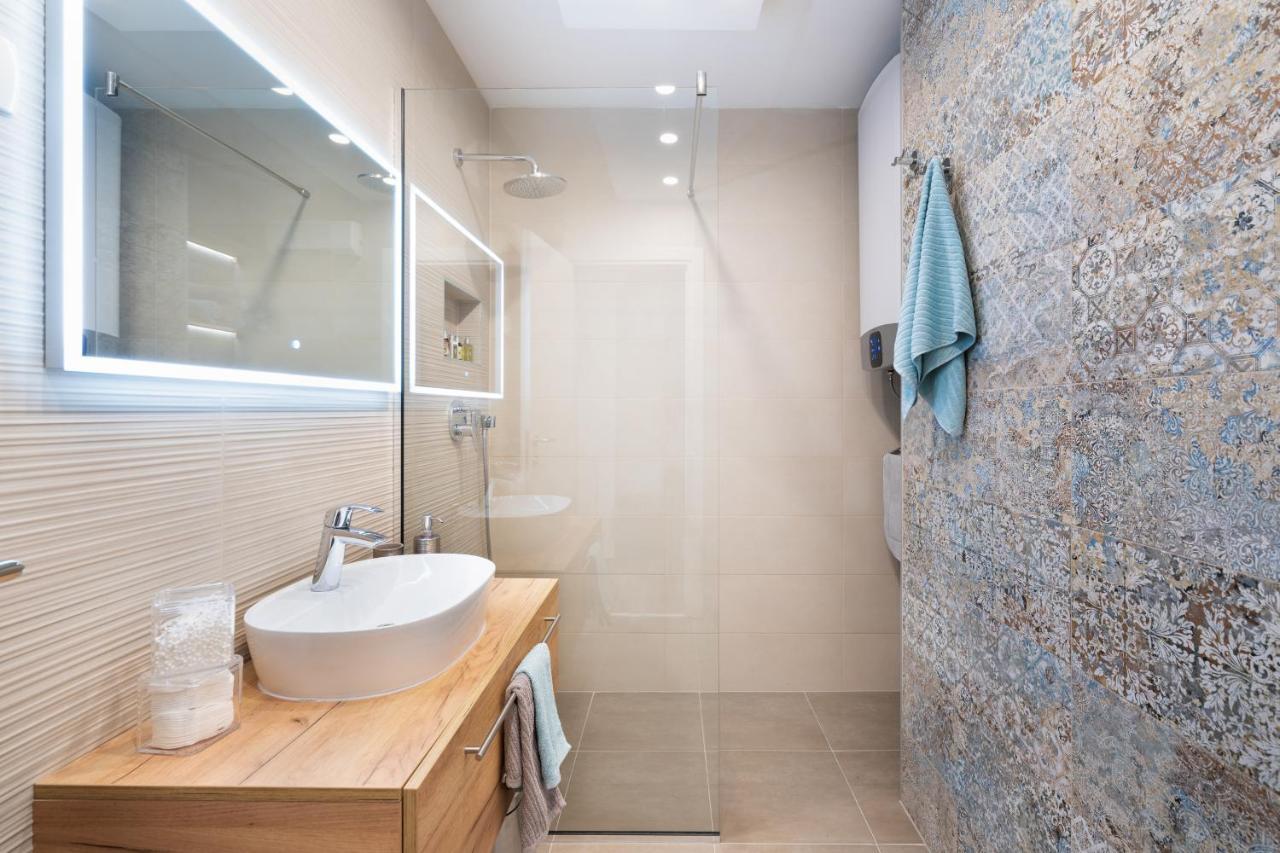 Luxflat20 Appartement Rijeka Buitenkant foto