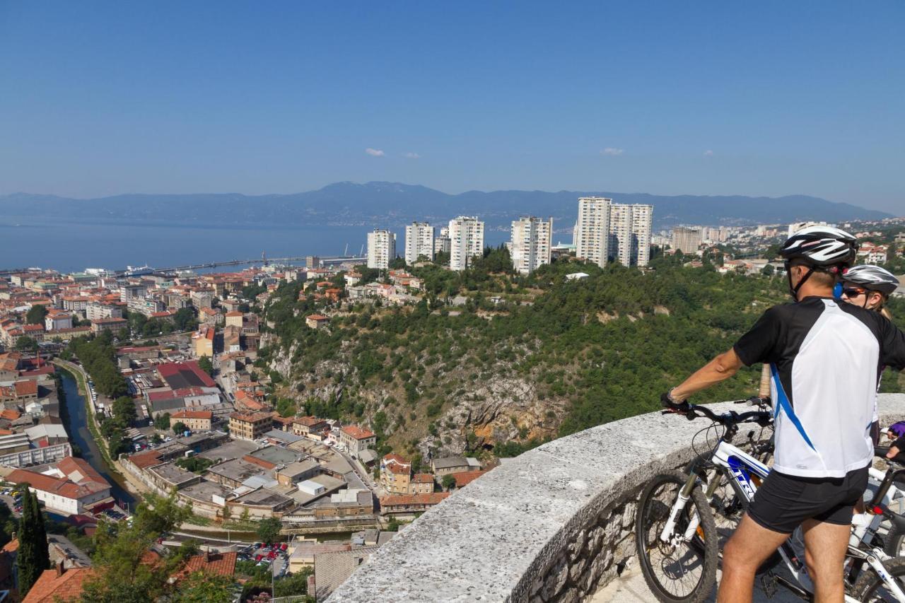 Luxflat20 Appartement Rijeka Buitenkant foto