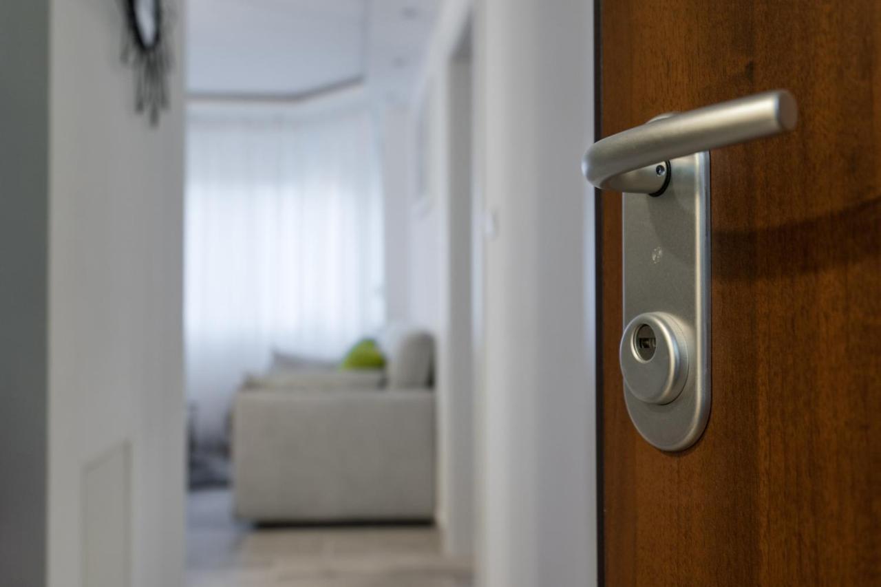 Luxflat20 Appartement Rijeka Buitenkant foto